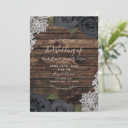 Glam Black Floral Rose Rustic Wood Lace Wedding Einladung (Stehend Vorderseite)