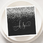 Glam Black Silver Glitter Glam Monogram Serviette<br><div class="desc">Glam Black Silver Glitzer Elegant Monogram Napkins. Dieses schicke Servietten-Design mit elegantem silberfarbenem Glitzer auf schwarzem Hintergrund ist einfach zu personalisieren. Das Design enthält Ihr handgeschriebenes Skriptmonogramm mit hübschen Wirbel und Ihrem Namen.</div>