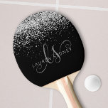 Glam Black Silver Glitzer Glam Monogram Name Tischtennis Schläger<br><div class="desc">Glam Black Silver Glitzer Elegant Monogram Ping Pong Paddle. Dieses schicke Tischtennispongpaddel-Design mit elegantem silberfarbenem Glitzer auf schwarzem Hintergrund ist einfach zu personalisieren. Das Design beinhaltet Ihr handgeschriebenes Skriptmonogramm mit hübschen Wirbel und Ihrem Namen.</div>