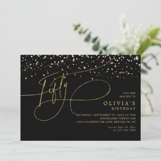 Glam Calligraphy Black Gold Confetti 50th Birthday Einladung (Stehend Vorderseite)