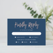 Glam Chic Navy Blue & Rose Gold Wedding RSVP Card (Stehend Vorderseite)