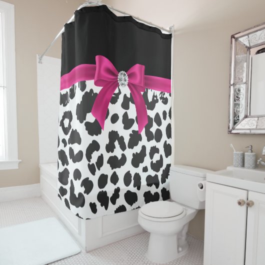Glam Deep Pink Bow-Snow Leopard Print Black Duschvorhang (Beispiel)