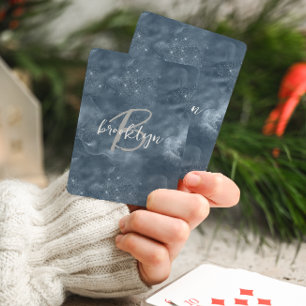 Glam Dusty Blue Stardust Swirt Script Monogram Spielkarten