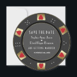 Glam Gold Casino Las Vegas Poker Chip Wedding Save The Date<br><div class="desc">Moderne und elegante Las Vegas Casino thematische Hochzeitskarte. Es verfügt über einen einzigartigen Gold- und Black-Poker-Chip,  rote Herzen auf Gold,  für eine luxuriöse Touch. Es ist die perfekte Wahl für Paare,  die Liebe spielen,  Casinos,  oder Vegas themed Veranstaltung. Mehr Ideen in meiner Poker Casino Collection.</div>