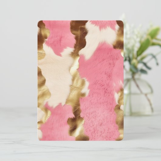 Glam Gold Cream Pink Cowgirl Cowhide Birthday Einladung (Stehend Vorderseite)