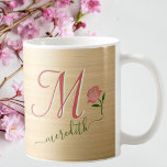 Glam Gold Custom Monogram Name Kaffeetasse<br><div class="desc">Das ist eine hübsche, elegante Tasse aus Rot und Gold mit einer einzigartigen Monogram und mit Ihrem Vornamen - und - der Rose. Es schafft einen ausgeklügelten glamourösen und femininen Look - für sich selbst oder lieblich als Geschenk. Wenn Sie Fragen zum Design haben oder Hilfe benötigen, senden Sie uns...</div>