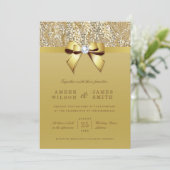 Glam Gold Sequins und Bow Wedding Einladung (Stehend Vorderseite)