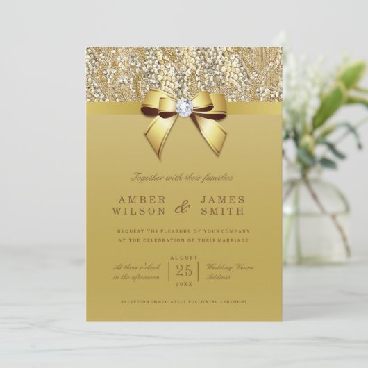 Glam Gold Sequins und Bow Wedding Einladung (Stehend Vorderseite)