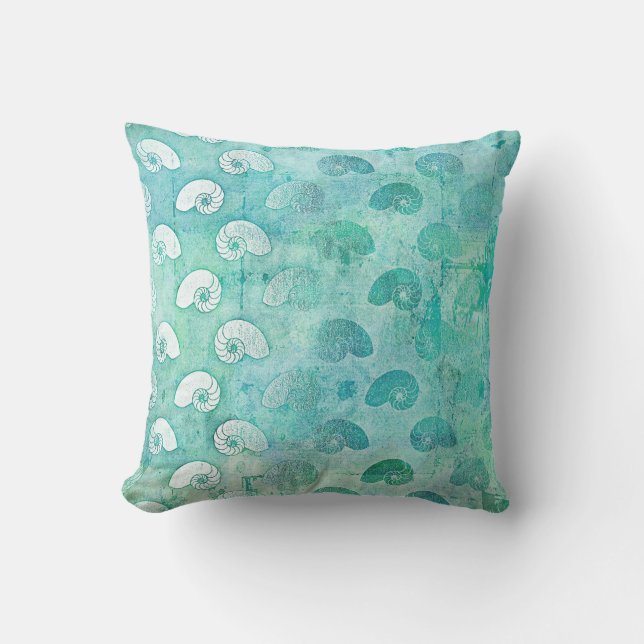 Glam Grungy Mint Green Seashells Ocean Beach Kissen (Vorderseite)
