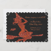 Glam Hexe fliegt auf dem Halloween-Party im Zimmer Einladung (Rückseite)