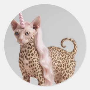 Glam Leopard Einhorn Katze in rosa Fellabsätzen Runder Aufkleber