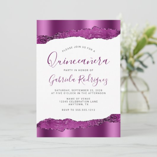 Glam Lila Plum Foil Glitzer Quinceañera Einladung (Stehend Vorderseite)