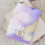 Glam Lilac Gold Abstrakt Paint Elegant Monogram iPad Pro Hülle<br><div class="desc">Diese abstrakte lila Aquarellfarbe und das goldene Imitat bespritzen den Hintergrund mit Ihren individuellen Details.</div>