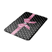 Glam Pink Bow-White Polka Dots Black Bath Mat Badematte (Schrägansicht)