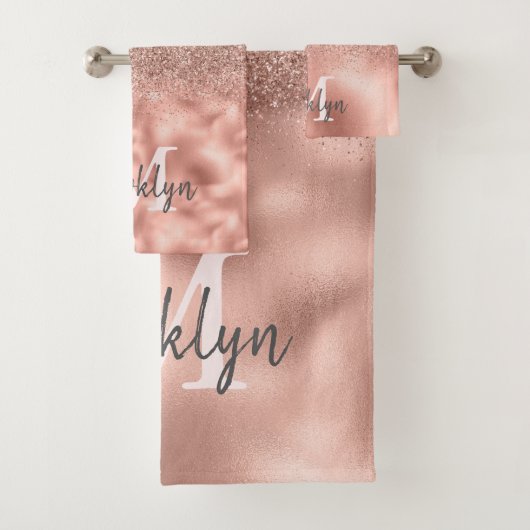 Glam Pink Rose Gold Glitzer Confetti Mit Monogramm Badhandtuch Set (Insitu)