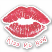 Glam Red Lips "Kiss Me Now" Vinyl Aufkleber (Vorderseite)