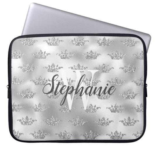 Glam Silver Foil Glitzer Crown Pattern Monogram Laptopschutzhülle (Vorderseite)