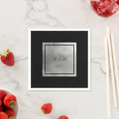 Glam Silver Metallic & Black Initials Wedding Serviette (Beispiel)