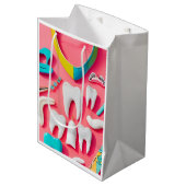 Glam Tooth Mittlere Geschenktüte (Vorderseite Schrägansicht)