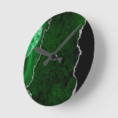 Glamorous Forest Green Marble Chic Silver Glitter Runde Wanduhr (Winkel)