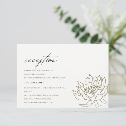GLAMOROUS PALE GOLD WHITE LOTUS FLORAL EMPFANG EINLADUNG (Stehend Vorderseite)