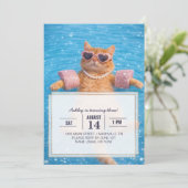    Glamorous Poolside Cat Floating In Style        Einladung (Stehend Vorderseite)