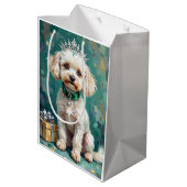 Glamorous White Poodle Princess Christmas Art Mittlere Geschenktüte (Rückseite Schrägansicht)