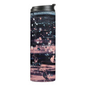 Glamour Dunkelgrau Pink Spotlight Thermosbecher (Nach links gedreht)