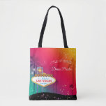 Glamour Las Vegas Wedding Trauzeugin Tasche<br><div class="desc">Glamouröses Las Vegas-Schild, hohe Palmen und funkelnde Sterne, die auf der Trauzeugin Geschenktaschen illustriert sind. Liebliche Geschenkartikel, die Sie mit Ihrem eigenen Text ganz individuell gestalten können. ((Sie finden die passenden Hochzeitsessentials & Favoriten in diesem Laden, Bridal Heaven. Wenden Sie sich an ujean4791@gmail.com, um sich mit der Arbeit und/oder der...</div>