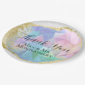 Glamour Opal Gemstone mit Gold auf weißem Glitzer Pappteller (Schrägansicht)