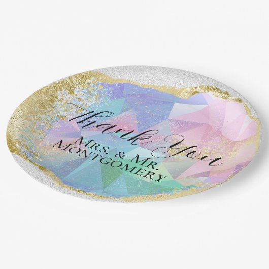 Glamour Opal Gemstone mit Gold auf weißem Glitzer Pappteller (Schrägansicht)