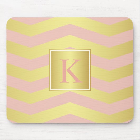 Glamour Pink und Gold Chevronen mit Monogramm Mousepad (Vorne)