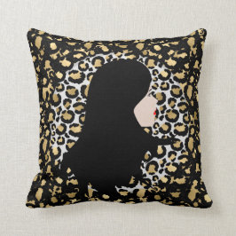 Glamouröse Frau auf Zweittone-Leopard-Printwerbung Kissen