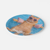 Glamouröse Poolkatze schwebt stilvoll Pappteller (Schrägansicht)