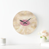 Glamouröse Rosa Glitzer Lippen auf Champagner Gold Große Wanduhr (Zuhause)