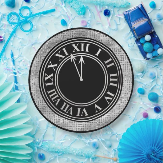 Glamouröse Silver Diamonds New Year's Clock Pappteller (Party)
