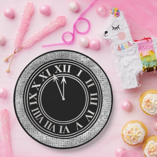 Glamouröse Silver Diamonds New Year's Clock Pappteller (Party)