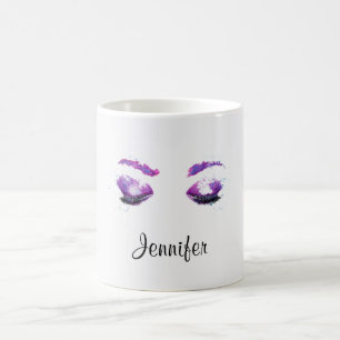 Glamouröse violette Augen und Brauen im Wasserfarb Kaffeetasse