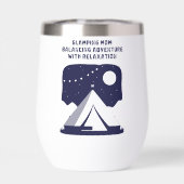 Glamping-Mutter im Gleichgewicht zwischen Abenteue (Rückseite)