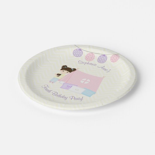 Glamping Sleepover Party Pappteller (Schrägansicht)