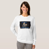 Glänzend im schwarzen T - Shirt (Vorne ganz)