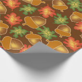 Glänzende Herbstatmosphäre mit Eicheln und Eiche Geschenkpapier (Ecke)