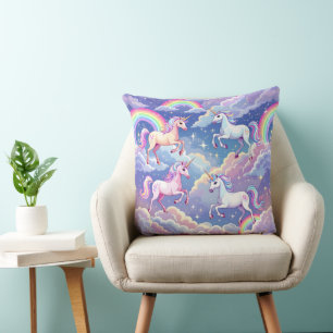 Glänzender Regenbogen und Einhörner auf Wolken Kissen