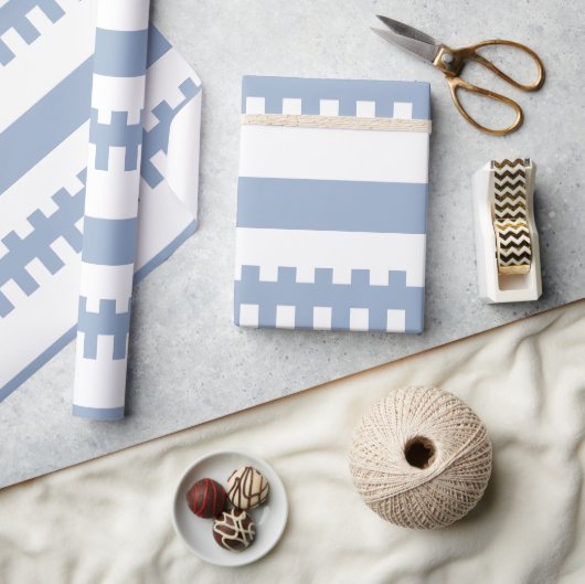 Glänzendes Geschenkpapier Blau-Weiß gestreift (Kunsthandwerk)