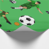 Glänzendes Geschenkpapier Fußball grün (Ecke)