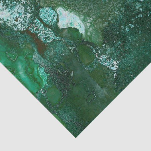 Glänzendes Silber und grüner Seidenpapier (Ausschnitt)