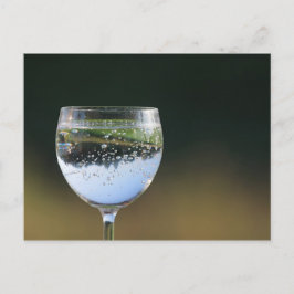 Glas mit Getränk. Postkarte