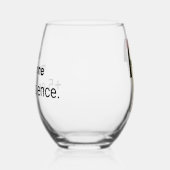 Glas mit humortischem Wein (Links)