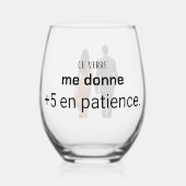 Glas mit humortischem Wein (Vorderseite)