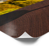 Glas Wein mit Brikenkäse auf dem Eiffelturm Poster (Ecke)